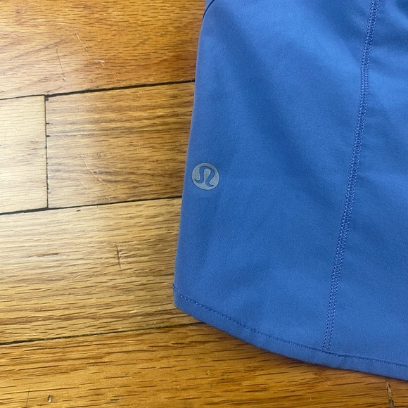 Lululemon Track That Mid-Rise Lined Short 5"
Blue Nile Size 4 - Picture 8 of 9